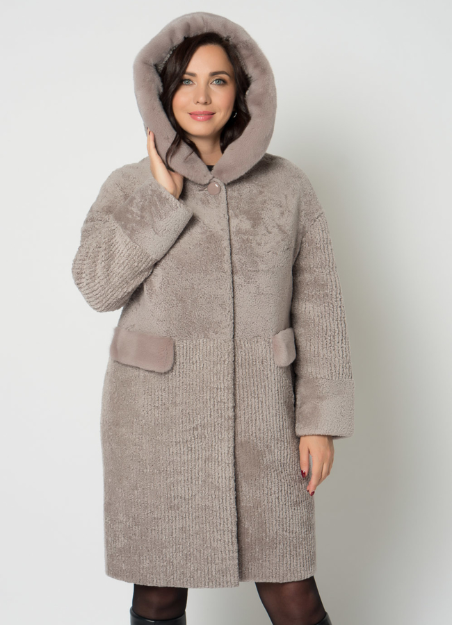 Шуба из овчины с капюшоном в сером цвете модель № 21673 меха малина