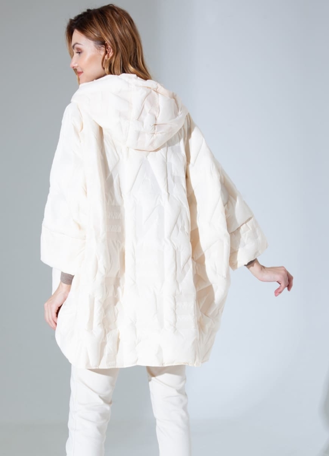 фото Куртка oversize в молочном цвете модель № 8525