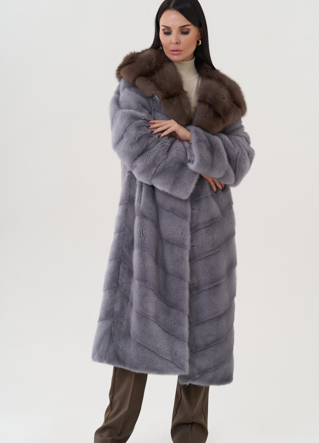 Шуба из норки с капюшоном из куницы  модель № 25300 меха малина