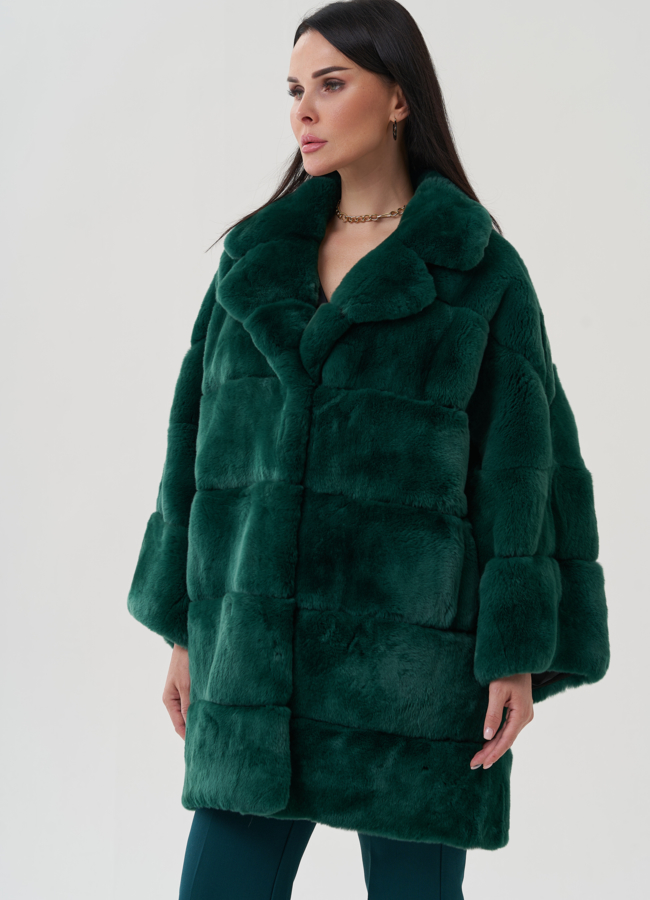 Шуба из меха кролика зеленого цвета модель № 25310 в кредит