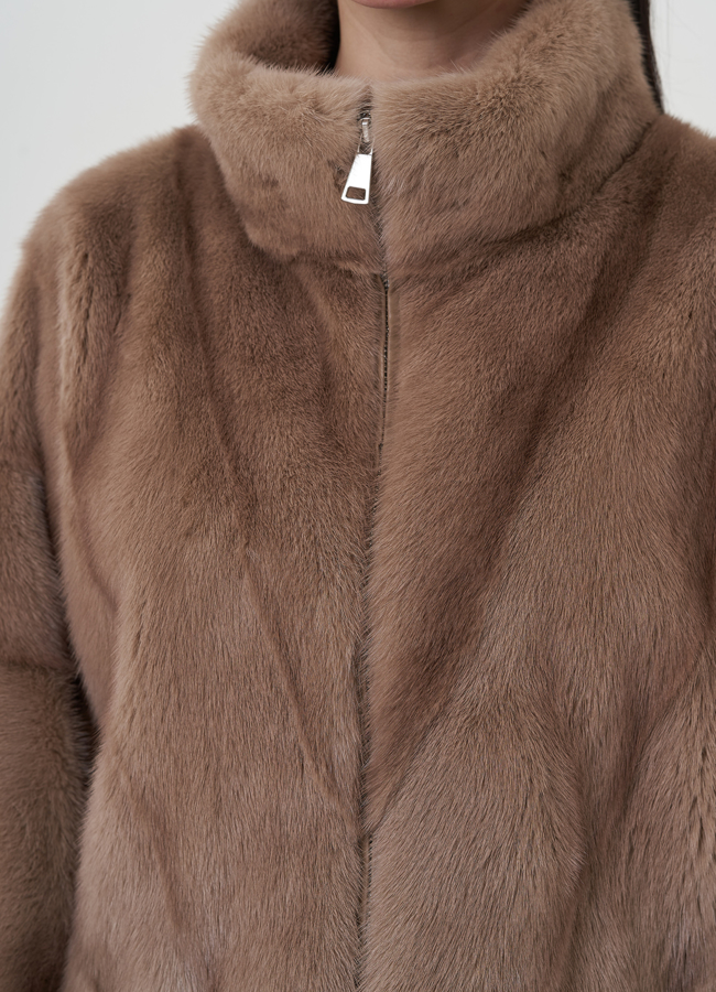 Короткая  шуба из норки  модель № 82452 в рассрочку