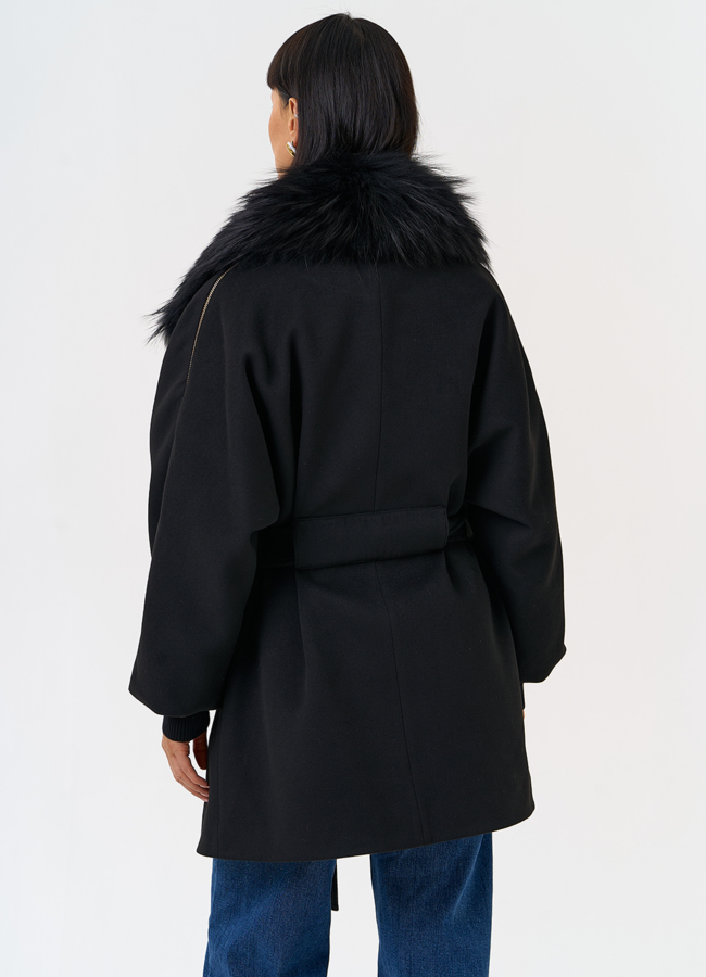 фото Утепленное женское пальто с английским воротником из меха лисы модель № 31551 фото Утепленное женское пальто с английским воротником из меха лисы модель № 31551