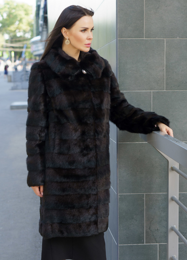 Удлиненная норковая шуба  с капюшоном модель № 1314 универмаг малина