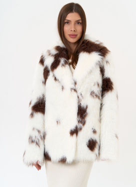 Женская шуба из эко меха с анималистическим принтом Женская шуба из эко меха с анималистическим принтом