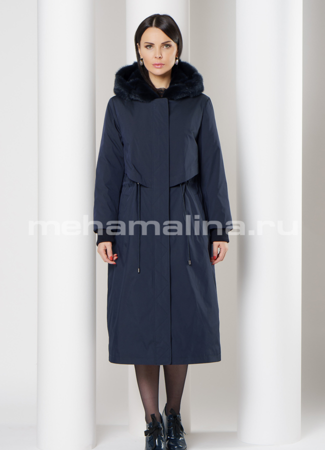 Удлиненная парка синего цвета с капюшоном модель № 19255 меха малина
