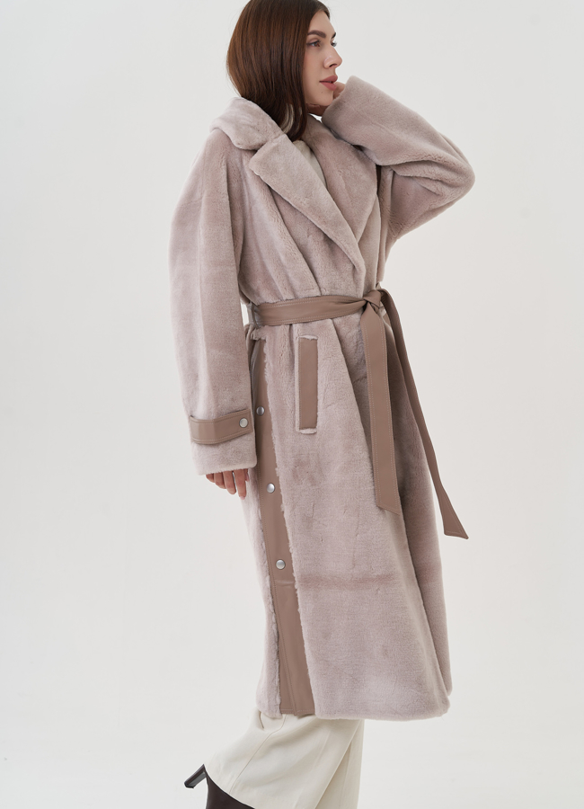 Длинное женское пальто из натуральной шерсти  модель № 25684 универмаг малина