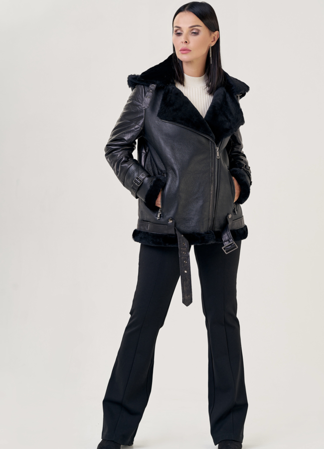 фото Кожаная куртка-косуха черного цвета  модель № 23261
