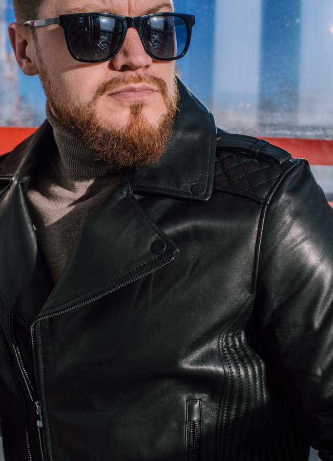 Куртка косуха черного цвета  модель № 22548 в кредит