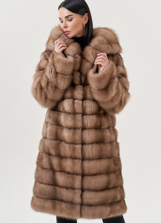 Шуба из куницы с капюшоном  модель № 79569 универмаг малина