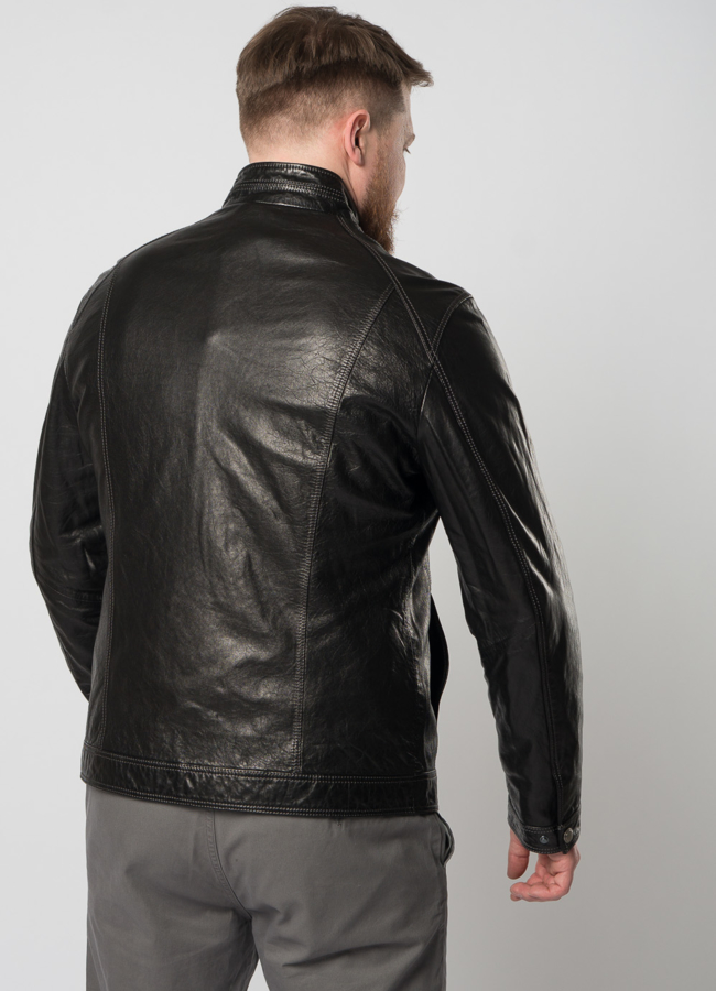 Мужская кожаная куртка черного цвета модель № W9066 в кредит