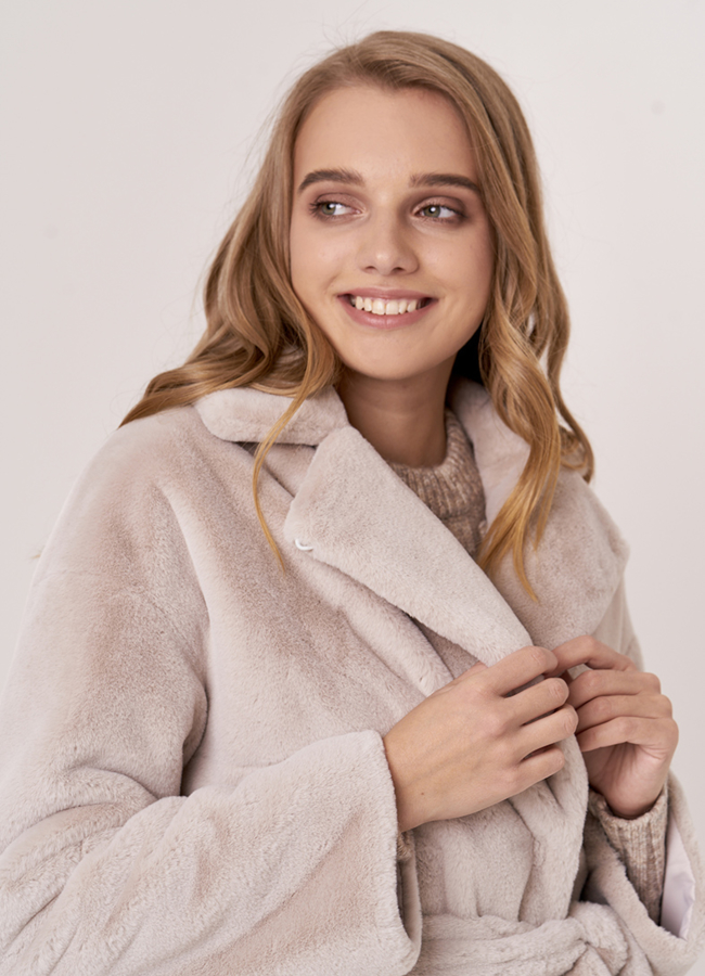 Укороченная эко шуба двусторонняя   модель № 18396 универмаг малина