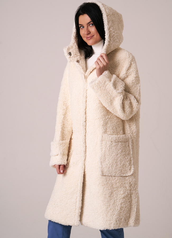 Шуба из овечьей шерсти с накладными карманами и капюшоном модель № 1984-1 в кредит