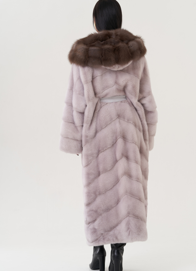 фото Шуба из норки с капюшоном из куницы  модель № 25813