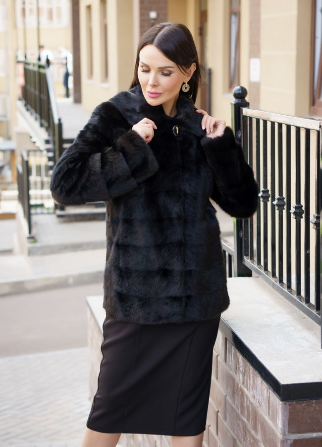 Укороченная шуба из норки модель № 17188 в рассрочку