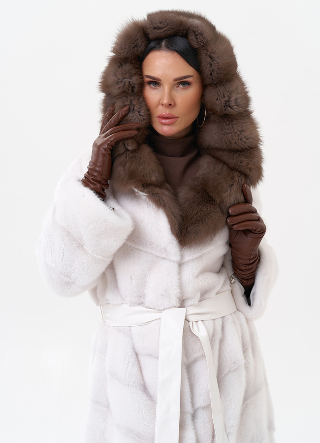 Норковая шуба с капюшоном из меха куницы модель № 29528 универмаг малина