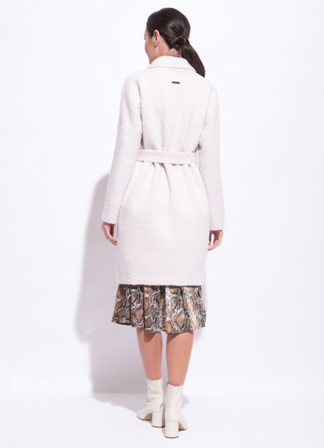 фото Женское пальто в кремовом цвете модель № 7038