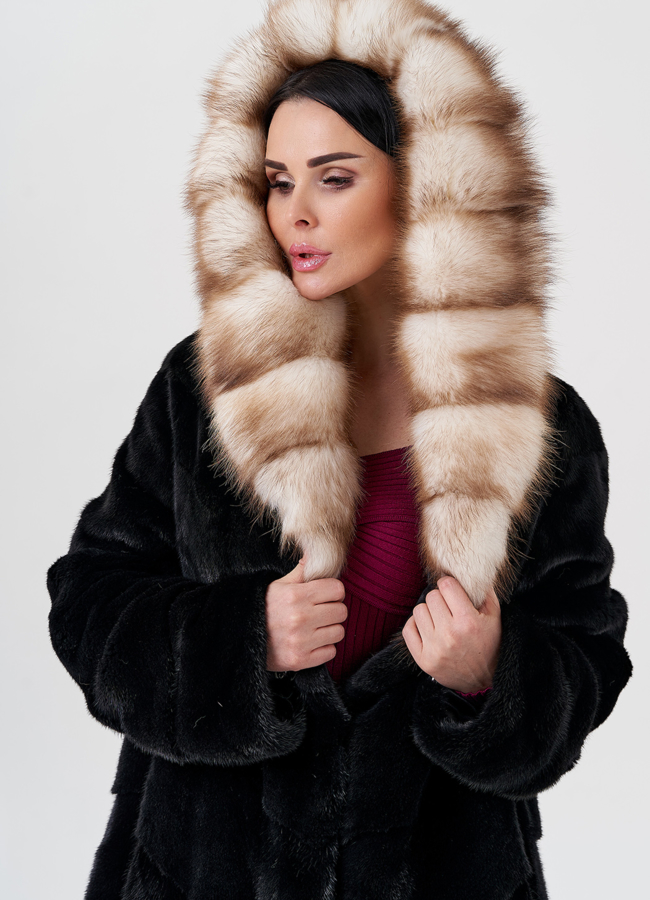Норковая шуба с капюшоном из куницы  модель № 24228 в кредит