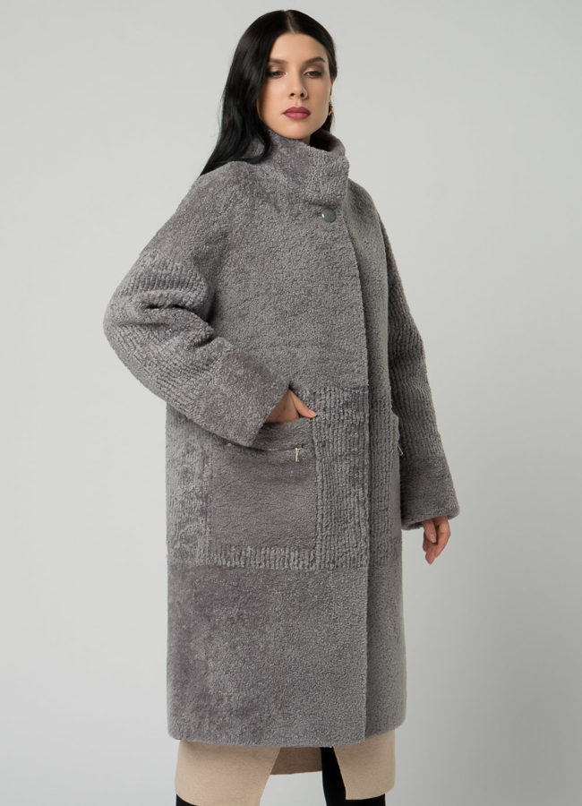 Шуба из овчины в сером цвете с воротником стойкой модель № 21981 универмаг малина