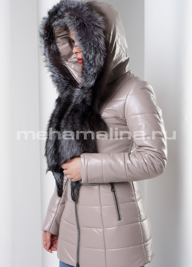 Светлый пуховик из экокожи модель № 535 универмаг малина