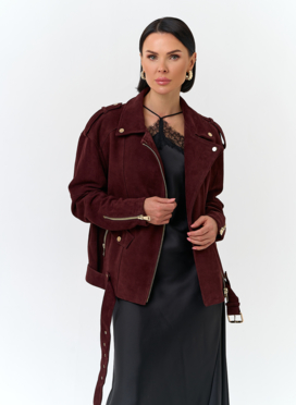 Женская куртка из натуральной замши бордового цвета