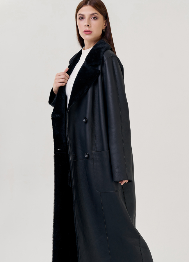 Женская дубленка черного цвета с английским воротником  модель № 23248 в кредит Женская дубленка черного цвета с английским воротником  модель № 23248 в кредит