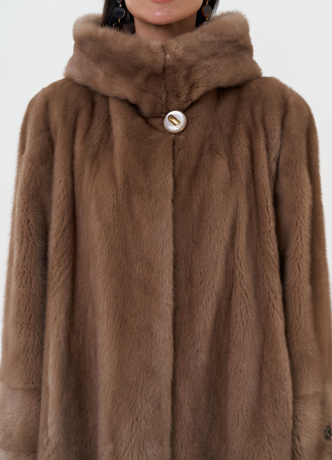 Шуба из скандинавской норки с капюшоном модель № 27595 универмаг малина