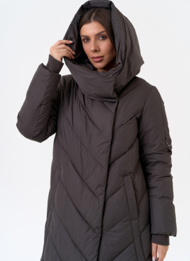 Женский длинный пуховик с капюшоном
