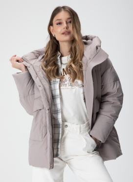 Женский пуховик с капюшоном 