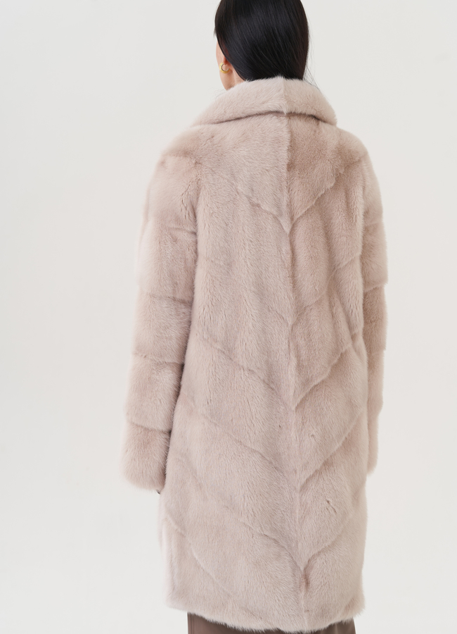 Шуба из норки с английским воротником  модель № 26019 универмаг малина