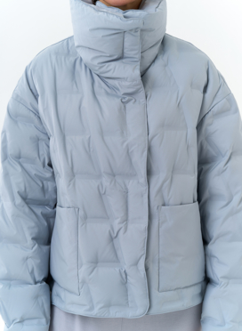 Женская куртка с воротником стойкой