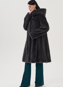 Норковая шуба годе/балетка в роспуск с капюшоном цвета графит