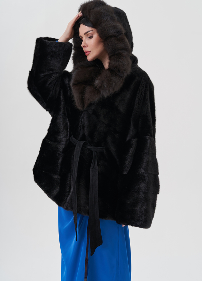 Шуба из норки с капюшоном из куницы  модель № 23985 универмаг малина