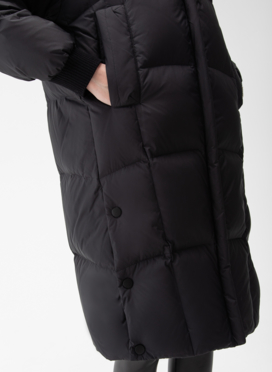 Женский пуховик с капюшоном 