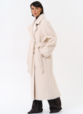 Утепленное женское пальто с английским воротником 