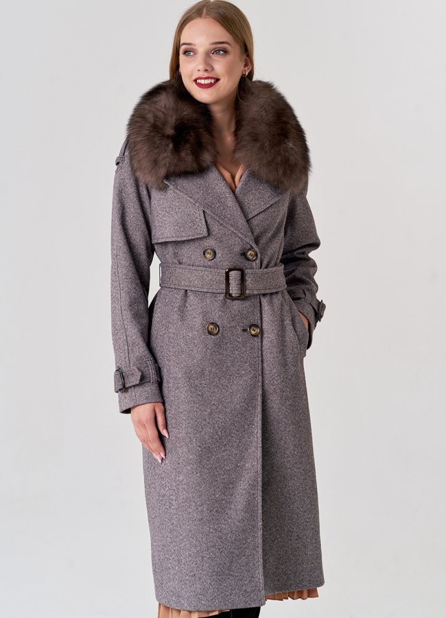 Женское двубортное пальто с отделкой из песца модель № 21639 меха малина