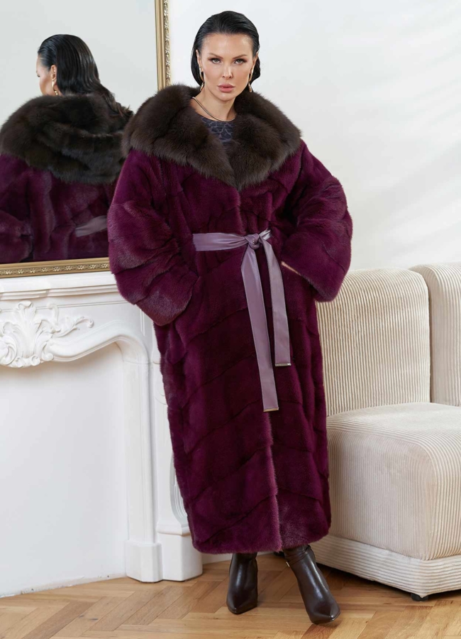 Норковая шуба с капюшоном из меха куницы модель № 28666 меха малина