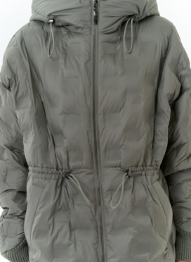 Женская куртка с капюшоном 