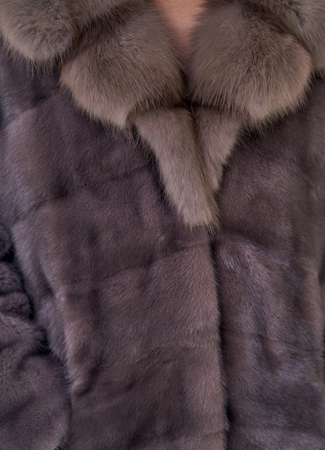 Шуба из норки с английским воротником модель № 76944 в рассрочку