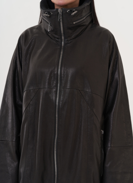 Кожаная удлиненная куртка черного цвета Кожаная удлиненная куртка черного цвета