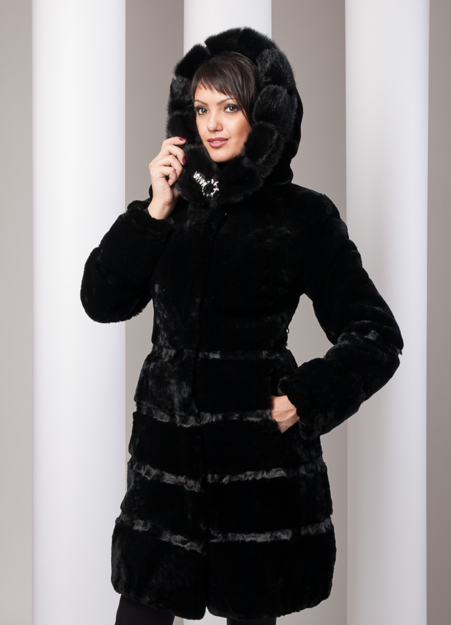 Шуба модель № S-42 меха малина