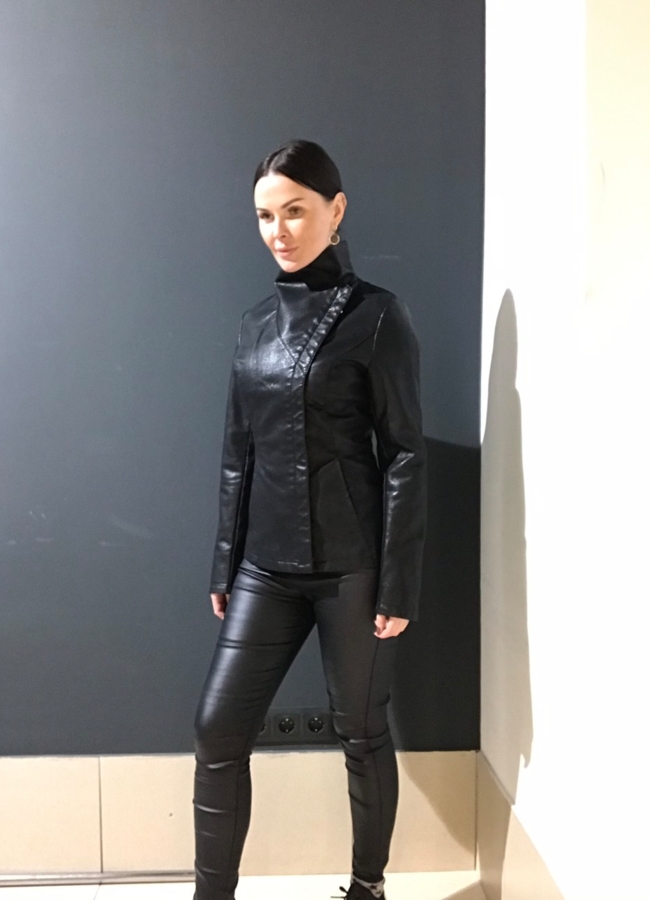 Куртка женская из эко кожи модель № 1576 меха малина