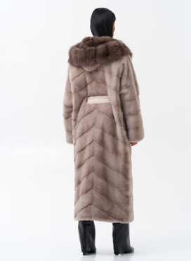 Длинная шуба из норки с капюшоном