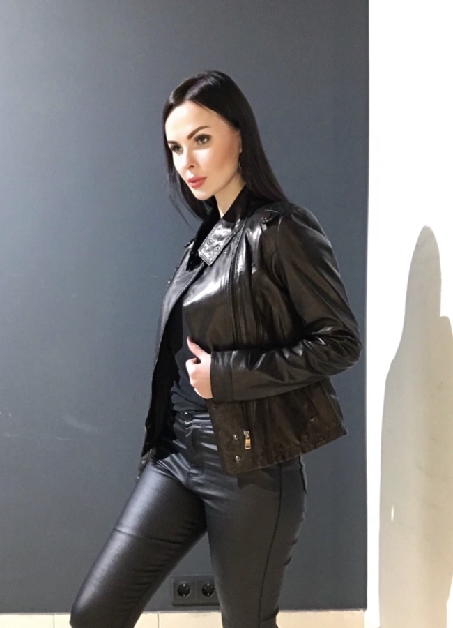 Кожаная куртка черного цвета модель № 10538 в кредит