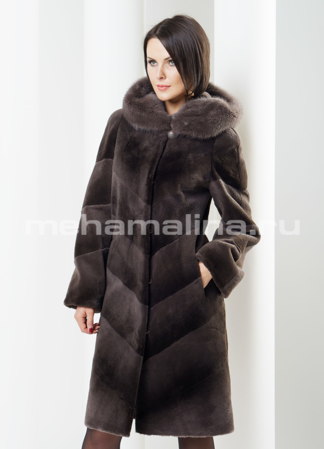 Шуба из нутрии,  цвет капучино модель № S-243 меха малина