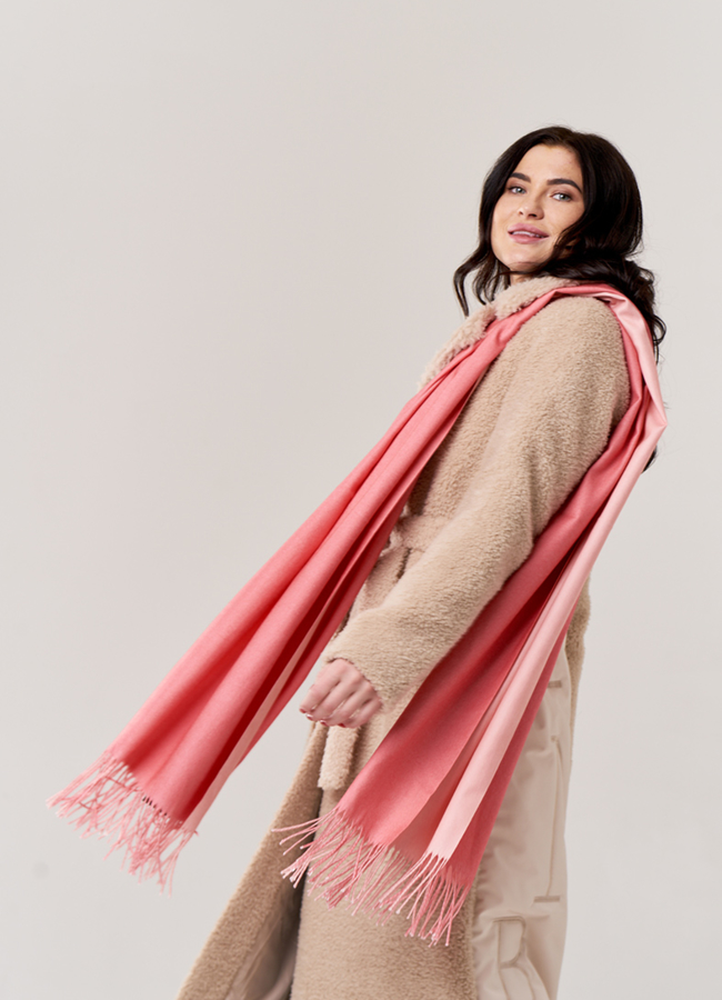 Палантин с бахромой модель № 40 универмаг малина