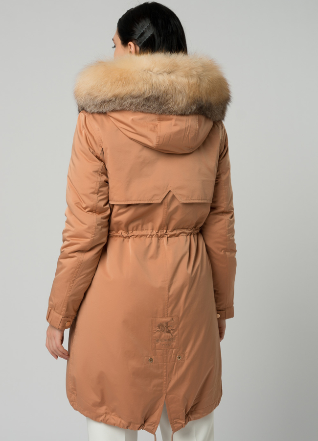 Женская парка оранжевого цвета с меховой отделкой модель № 21941 в кредит