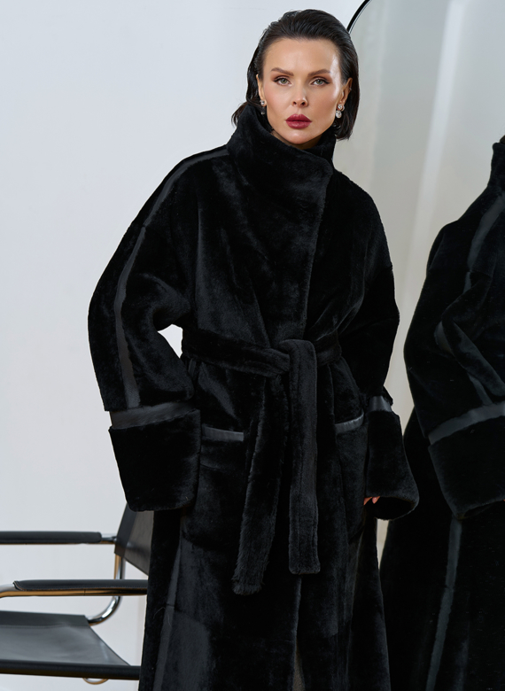 Женская двухсторонняя дубленка с воротником стойкой