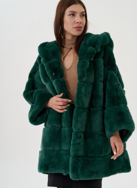 Шуба из меха кролика с капюшоном