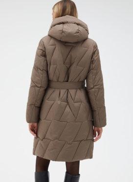 Женский пуховик с поясом