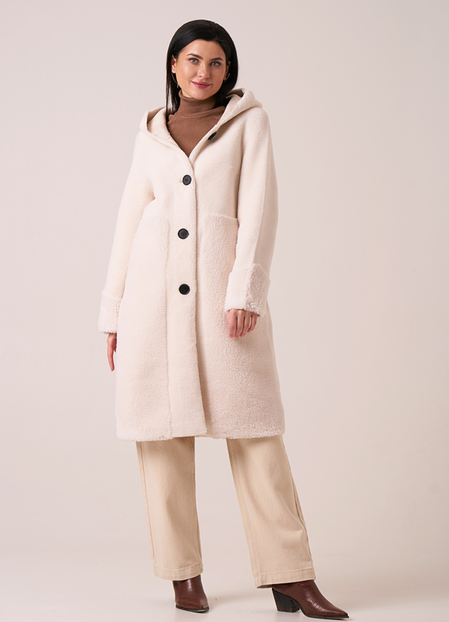 Белое пальто из эко меха на пуговицах с капюшоном модель № 9801 универмаг малина